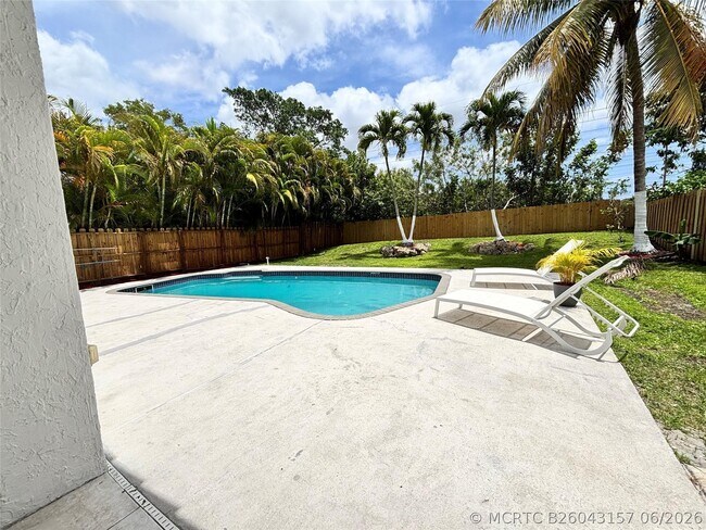 Foto del edificio - 2990 NW 68th Ave