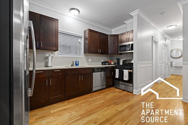 Building Photo - 742 N Avers Ave