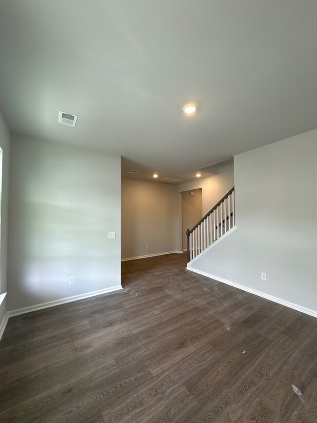 Foto del edificio - Beautiful Two-Story Home in the Gated Comm...