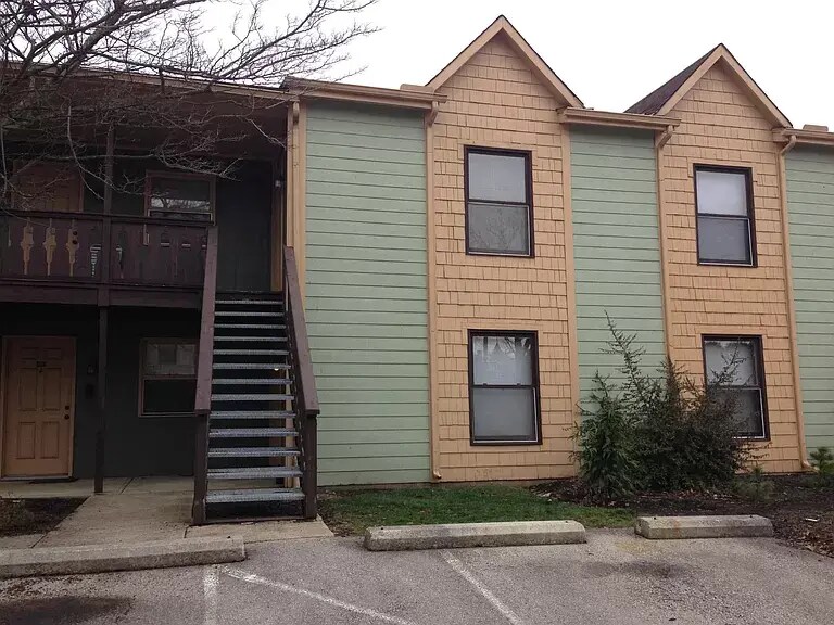 Primary Photo - 161 Hubbard W Ave