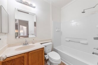 Building Photo - 7138 Sun Village Dr