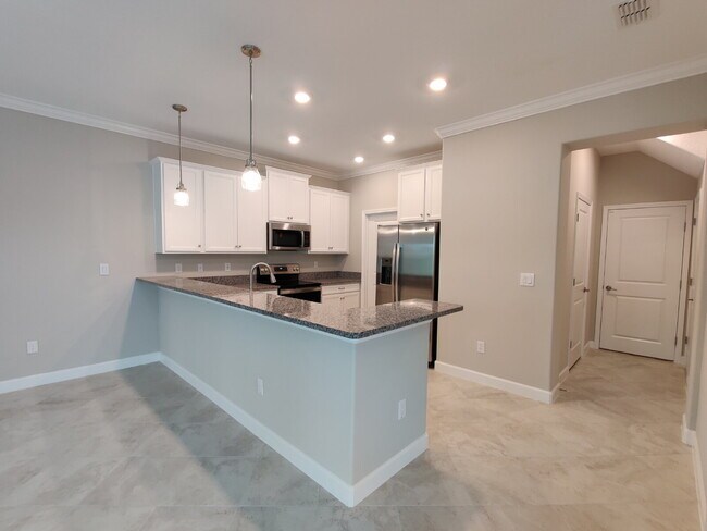 Building Photo - 23300 Willow Glen Way