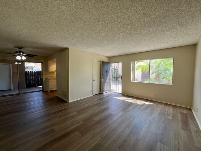Foto del edificio - 5205 W Davit Ave