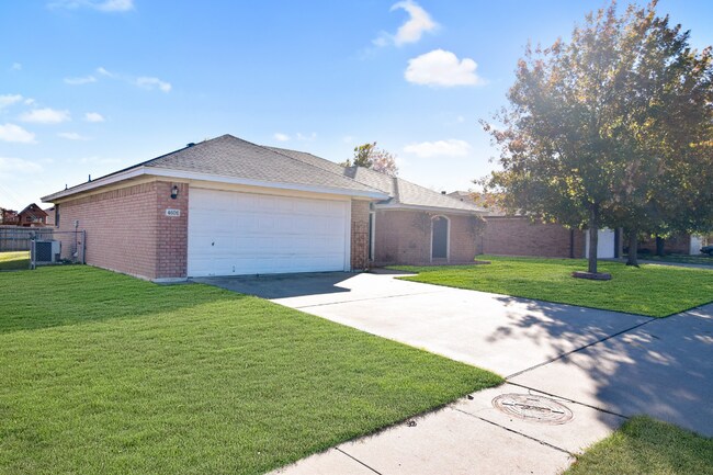 Foto del edificio - 4602 Fawn Dr