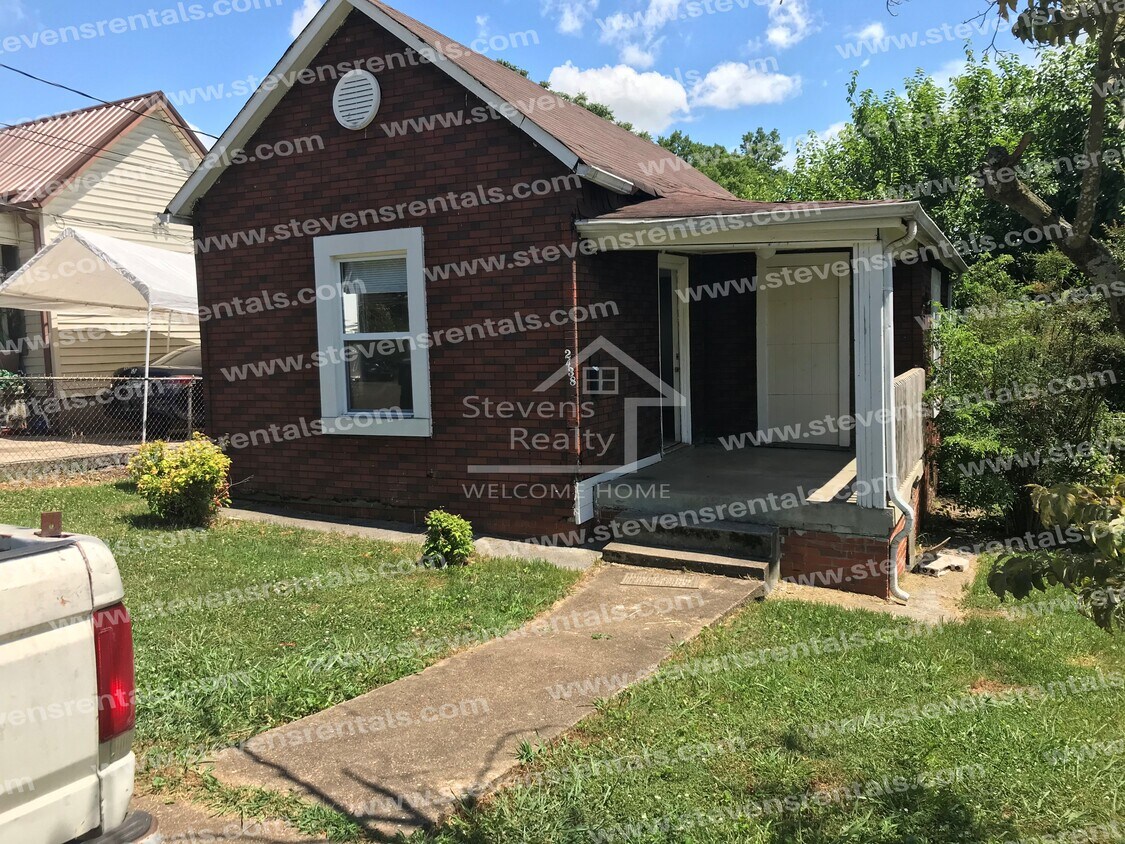 Foto principal - 2438 Brown Ave