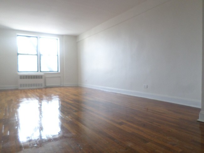 Foto del edificio - 1625 Rockaway Parkway