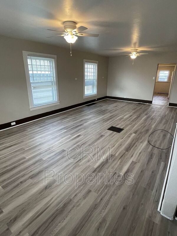 Building Photo - 618 S McCann St