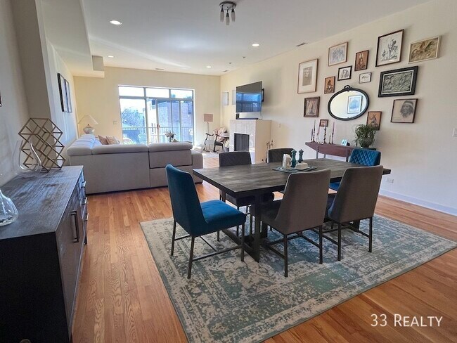 Foto del edificio - 2417 W Erie St