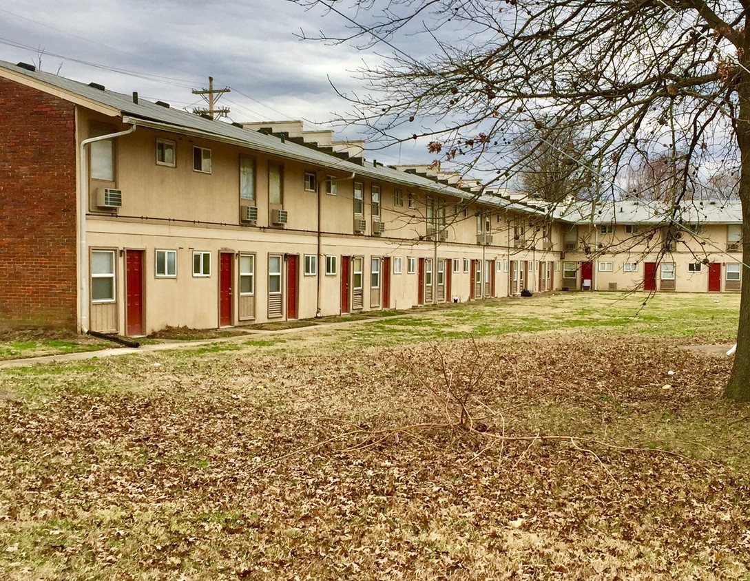 Primary Photo - Hazelwood Manslick Apartments