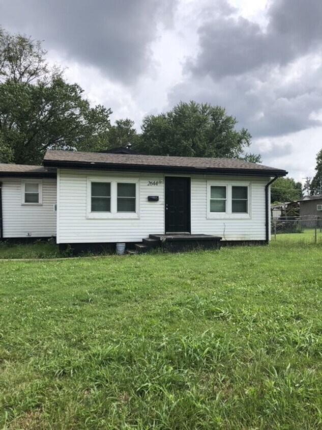 Foto principal - 4 Bed 1 Bath home for rent