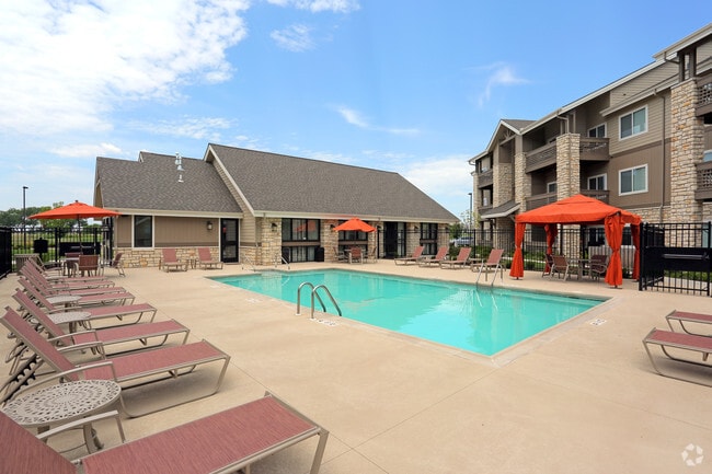 Building Photo - Chisholm Lake Apartments