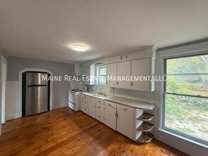 Building Photo - 91 Castine Rd