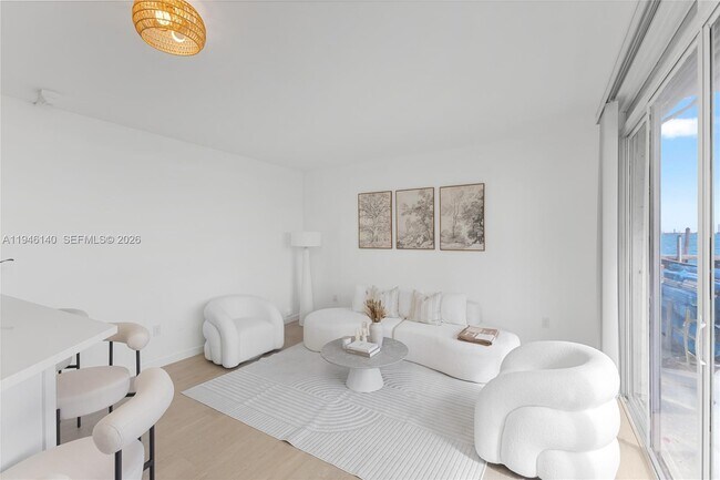 Foto del edificio - 770 NE 69th St