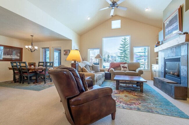 Building Photo - 2022 Creek Resort Cir