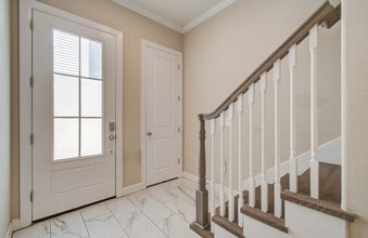 Building Photo - 2115 Naomi St