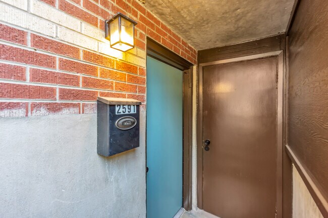 Foto del edificio - 2591 Pierce St