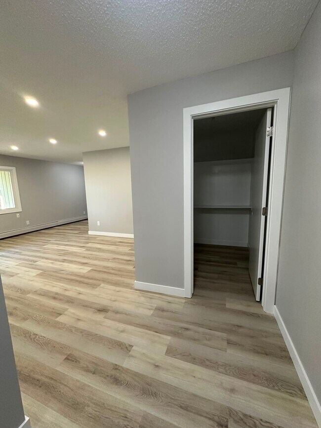 Photo du bâtiment - 4507-444 44 Ave