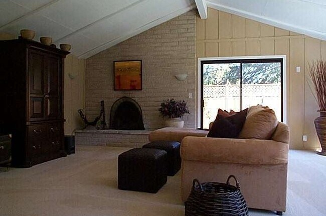 Foto del edificio - 1 Pinewood Ct