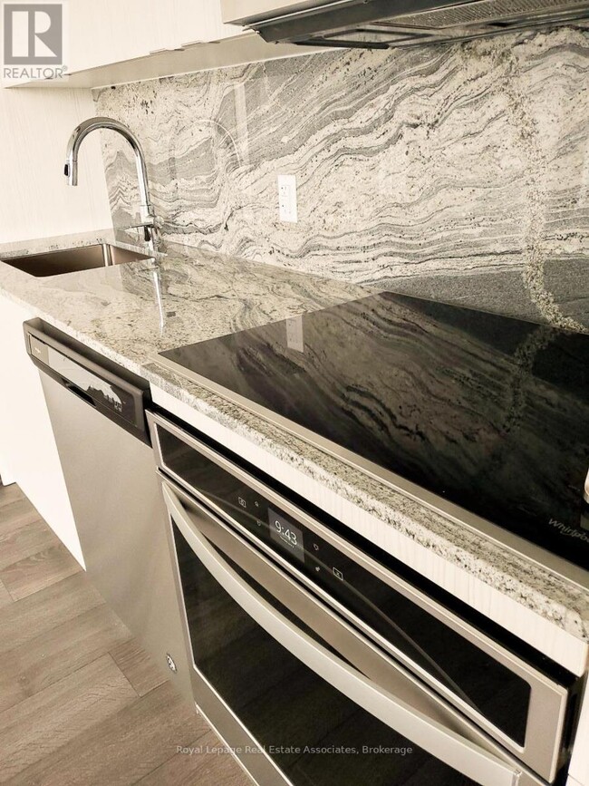 Building Photo - 5 Mabelle Ave