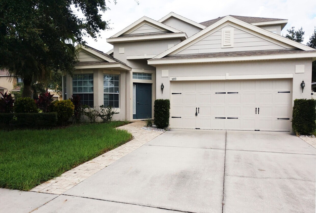 Foto principal - Lovely 3 Bedroom + Loft /Bedroom - 3 Baths...
