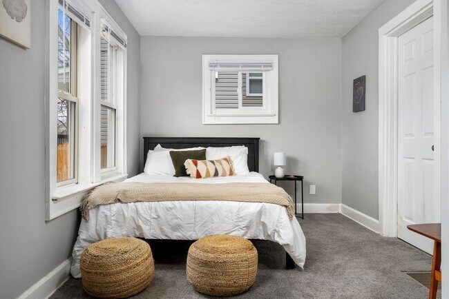 Foto del edificio - 975 Heyl Ave