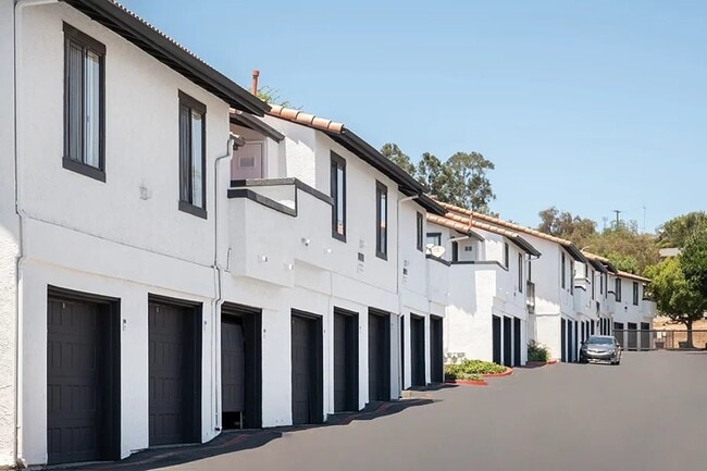 Building Photo - Taylor Brooke
