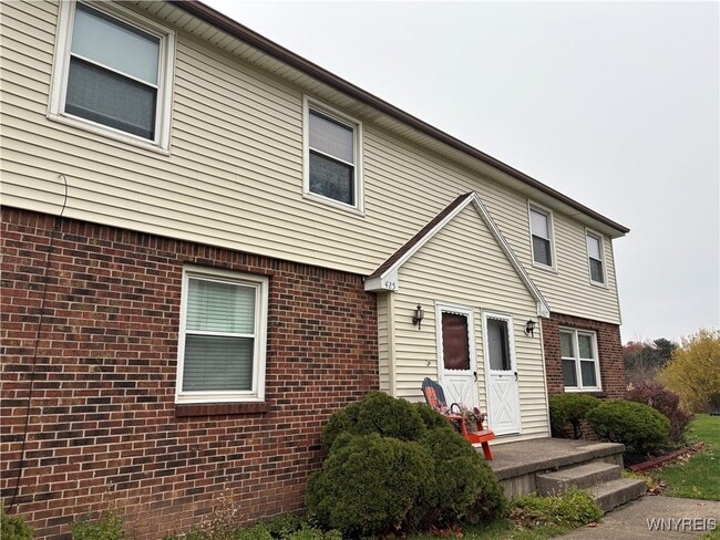 Building Photo - 427 Kaymar Dr