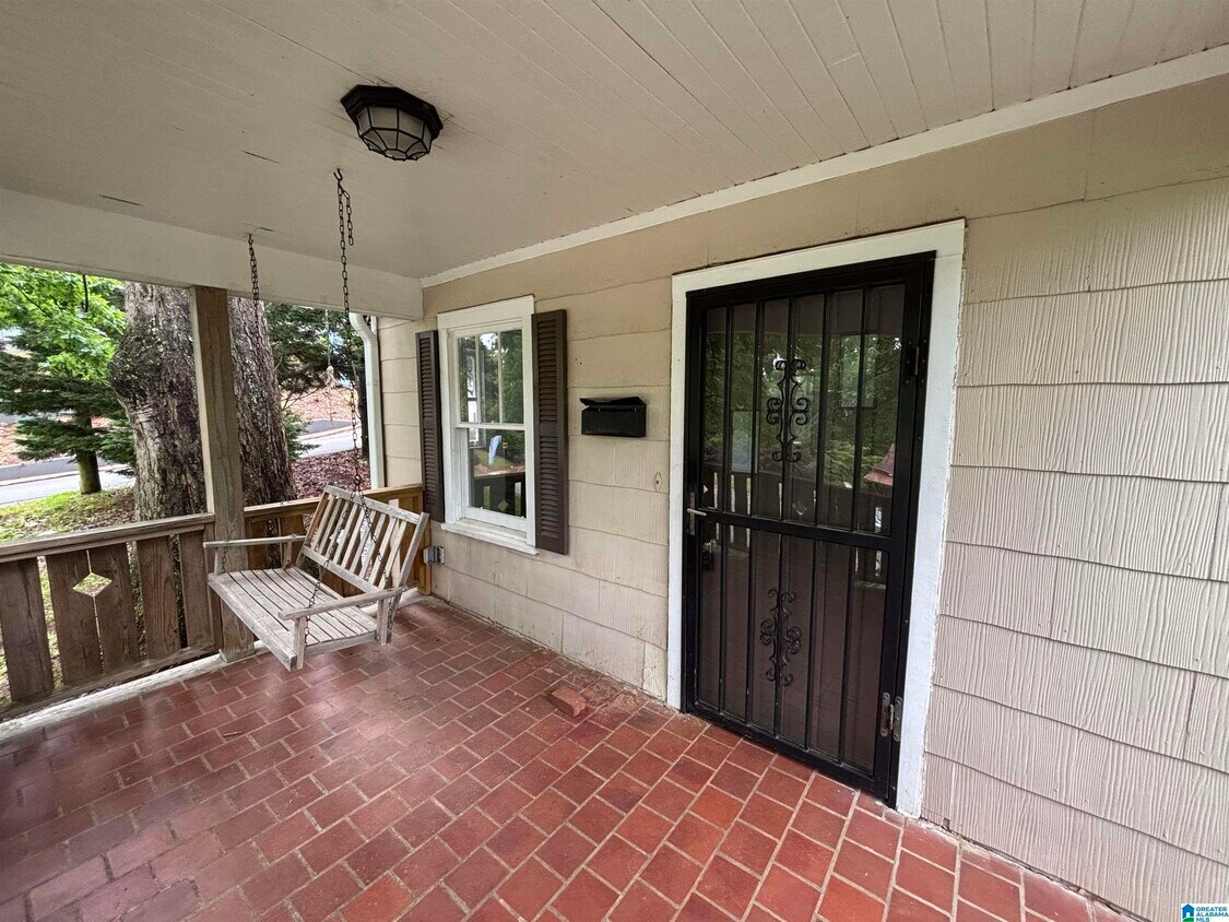 Foto principal - 1113 Green Springs Ave S