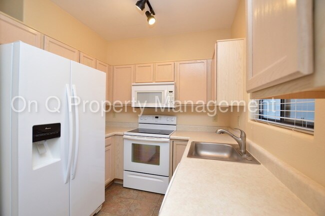 Foto del edificio - 1800 W Elliot Rd