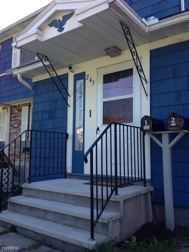 Building Photo - 245 Riverdale Dr