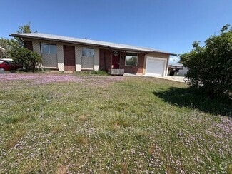 Building Photo - 4827 Southridge Dr