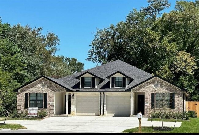 Building Photo - 13030 Walden Rd