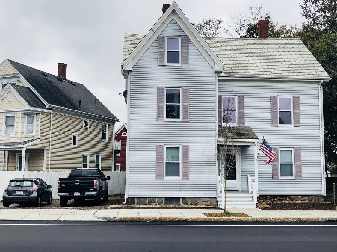 372 Cabot St, Beverly, MA 01915 Apartments in Beverly, MA