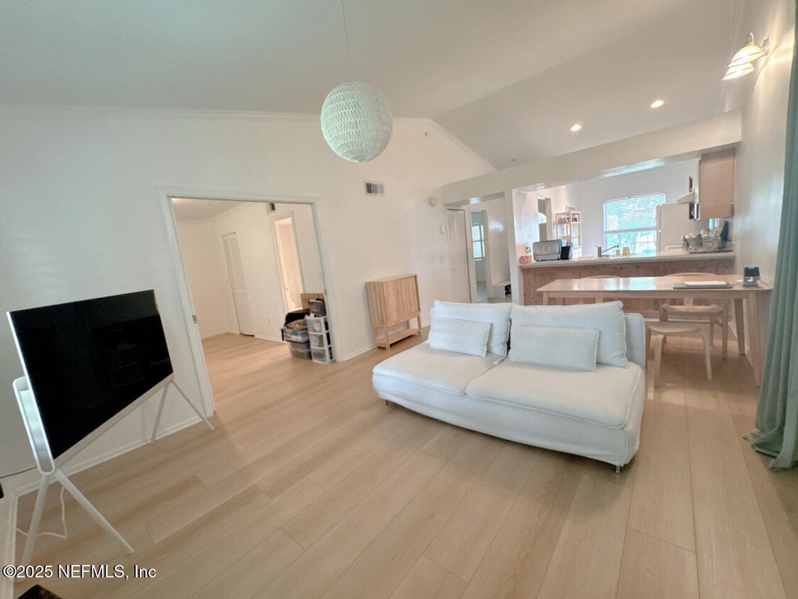 Foto principal - 3548 Tiara Way W