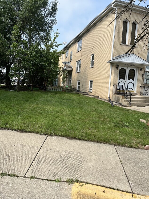 Building Photo - 5158 Carol St