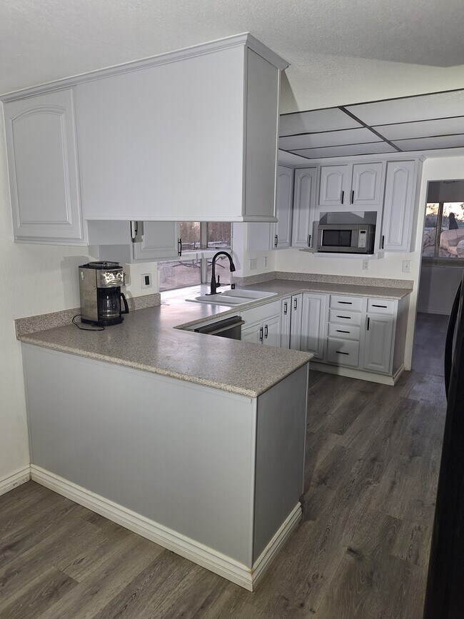 Foto del edificio - 18333 Harley John Rd