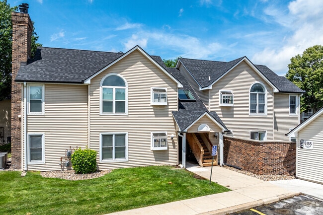 Building Photo - Winwood Apartments