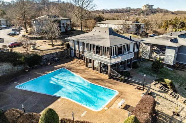 Building Photo - Belle Meade Highlands