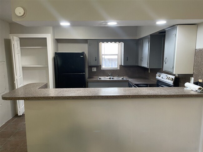 Foto del edificio - 8915 Reamer St
