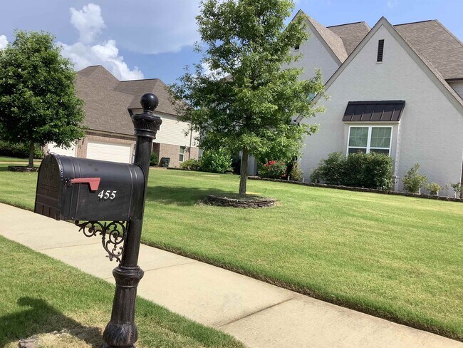 Foto del edificio - 455 Tender Oaks Ln N