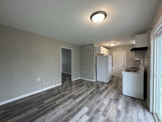Foto del edificio - 375 Cherryfield Dr