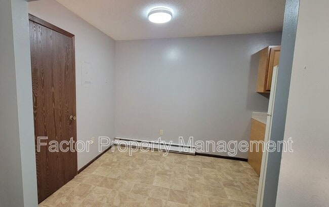 Building Photo - 418 Allan Ave