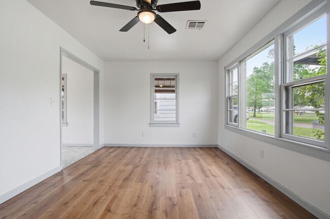 Foto del edificio - 2228 NE 23rd St