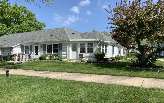Building Photo - 301B Sharon Way