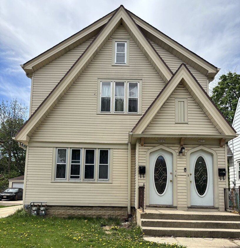Primary Photo - 4049 N Elmhurst Rd