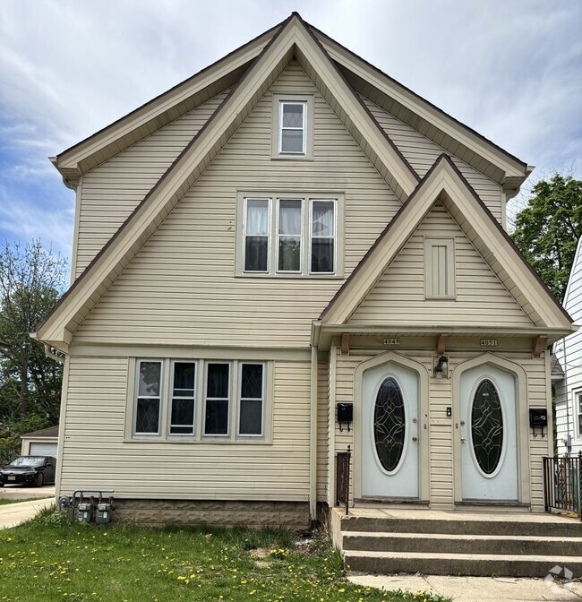 Building Photo - 4049 N Elmhurst Rd