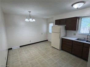 Building Photo - 672 Loomis Ave