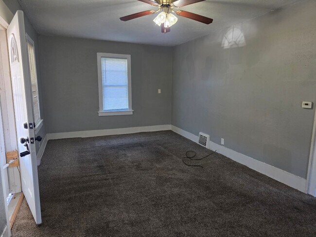 Foto del edificio - 2-Bedroom, 1-Bathroom Home with Basement – $1,350/Month