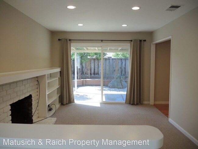 Foto del edificio - 3 br, 2 bath House - 1570 Hallbrook Drive