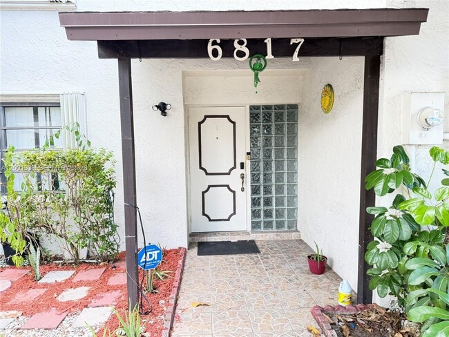 Foto del edificio - 6817 SW 40th St